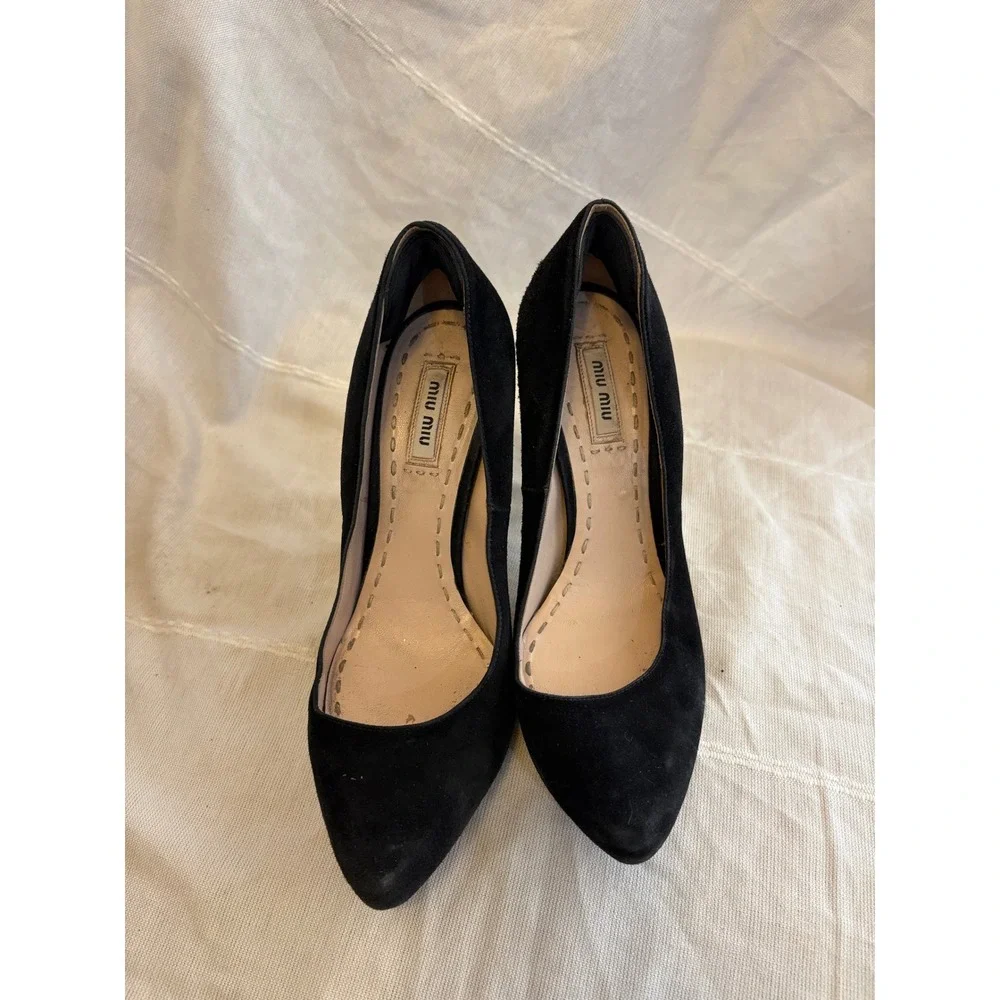 Miu Miu Black Suede Pointed Toe Stiletto Pumps Heels‎ Size 38 Made in Italy